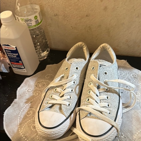 Converse Off-White Textured Sneakers - Picture 1 of 5